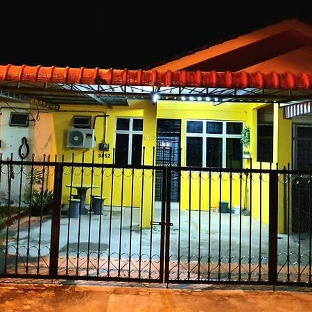 Linda Homestay Wangsa Mewangi Gua Musang Bagian luar foto
