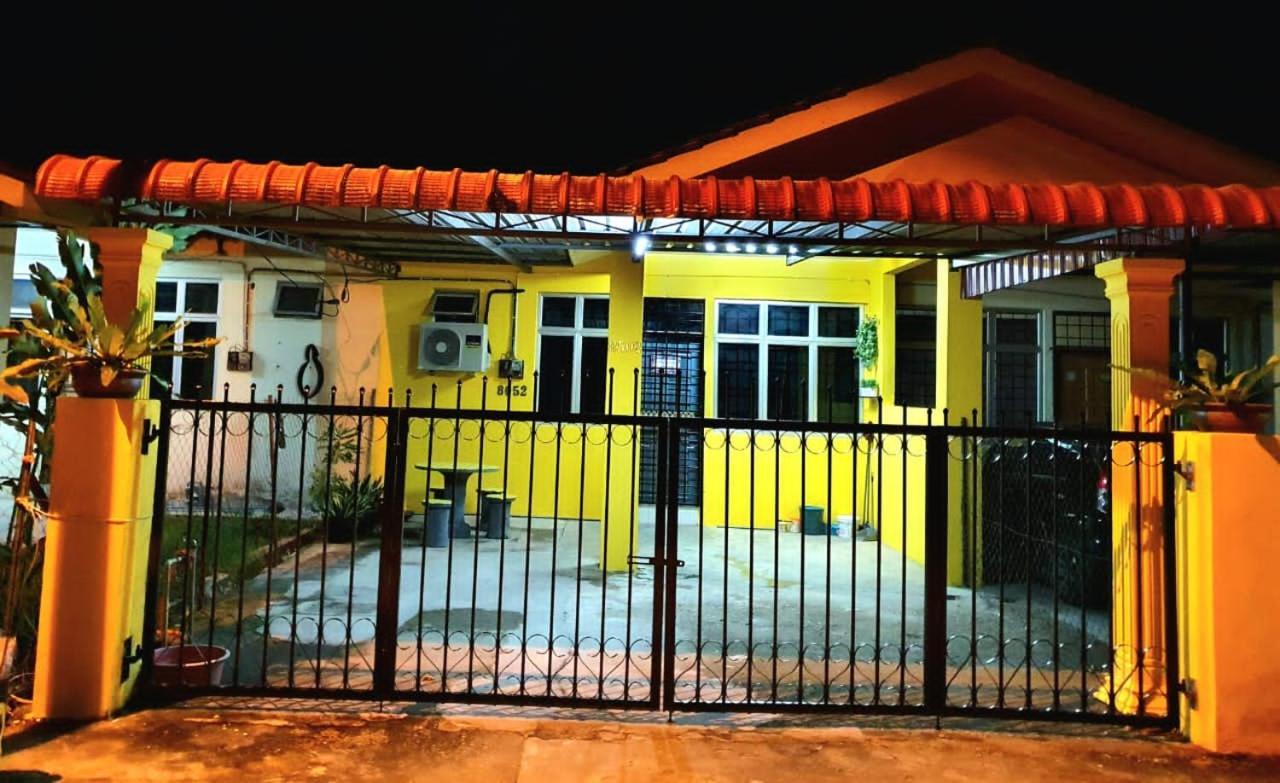 Linda Homestay Wangsa Mewangi Gua Musang Bagian luar foto